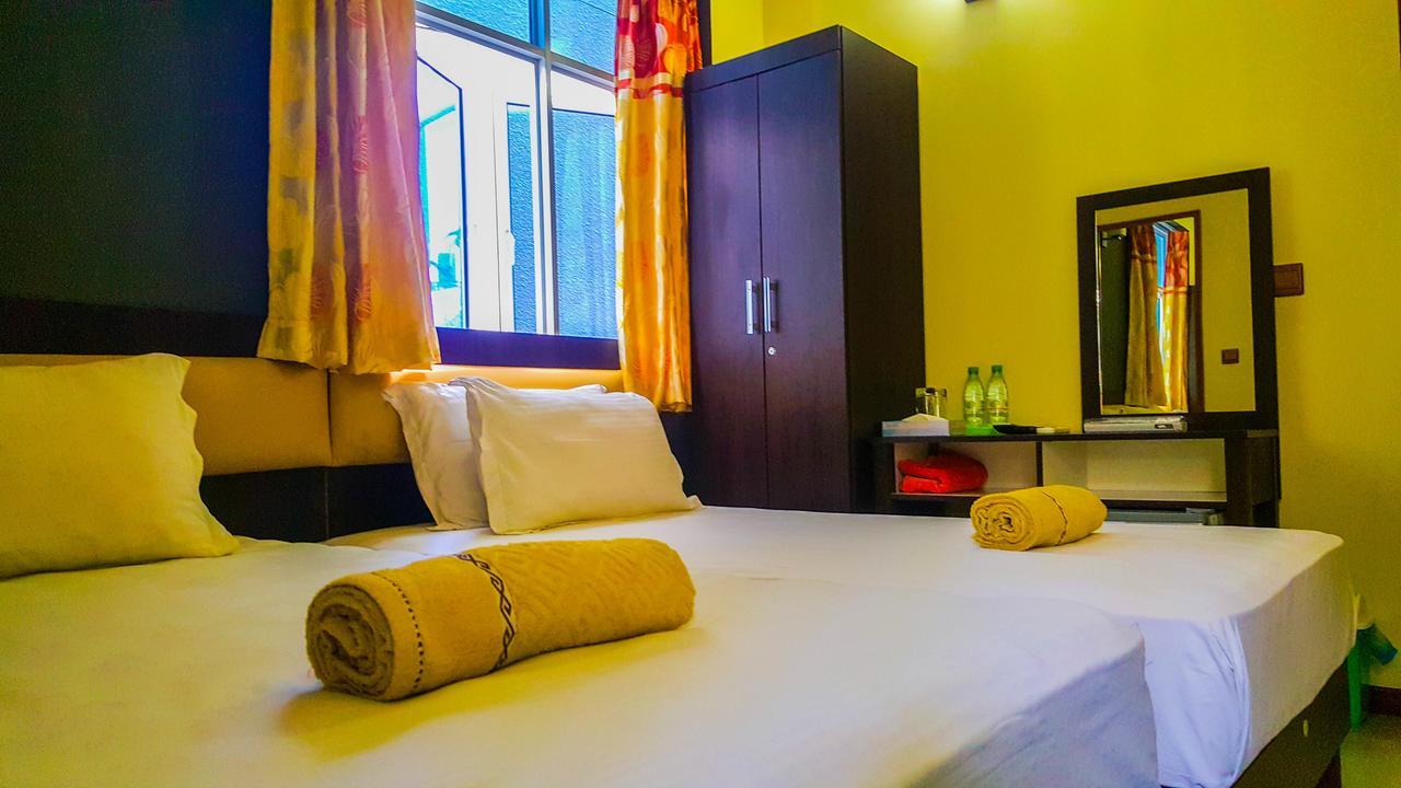 Seasunbeach Hotel Maldives Хулхумале Екстер'єр фото