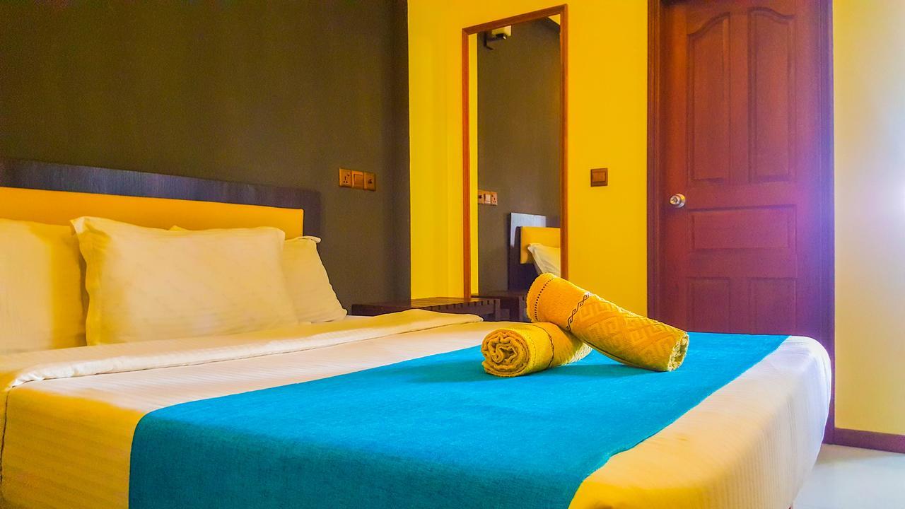 Seasunbeach Hotel Maldives Хулхумале Екстер'єр фото